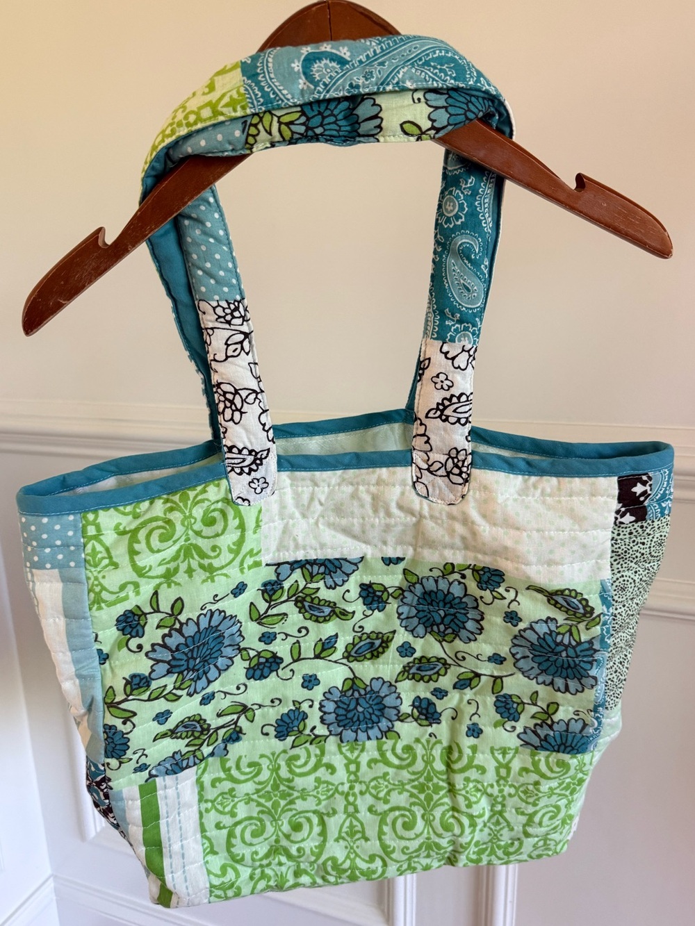 NWOT Women Quilted Patchwork Shoulder Tote Bag COLORMATE Floral Green & Teal